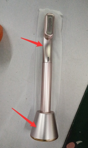 The 360° Red Light Eye Renewal Wand